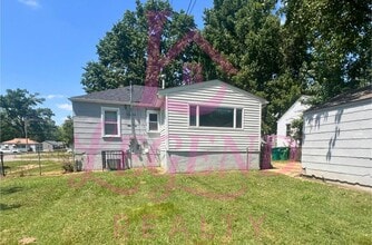 1914 Bainbridge Dr in St. Louis, MO - Building Photo - Building Photo