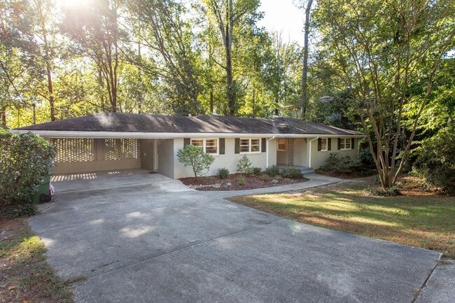 property at 305 Old Ivy Rd NE