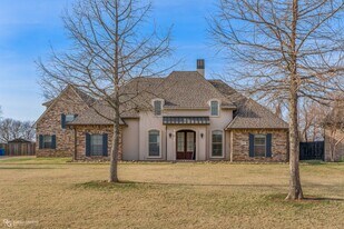 1047 Spanish Moss Cir in Bossier City, LA - Building Photo
