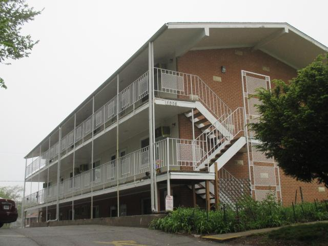 1008 S 30th Ave, Unit 9 in Omaha, NE - Building Photo
