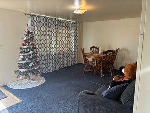 202 W Lorene Ln in Rupert, ID - Building Photo - Building Photo