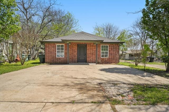 property at 517 S Vaden St