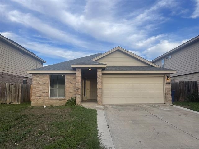 1917 Port Isabel Dr in Laredo, TX - Building Photo