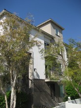 3427 Mentone Ave in Los Angeles, CA - Building Photo - Building Photo