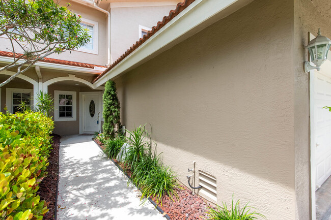 12764 Westhampton Cir in Wellington, FL - Foto de edificio - Building Photo