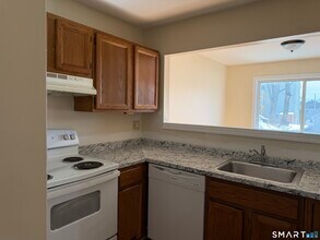 4 Merrimac St in Danbury, CT - Building Photo - Building Photo