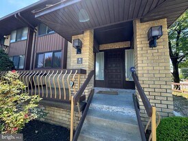 10201 Bustleton Ave in Philadelphia, PA - Building Photo