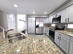 4458 Lyndenwood Pt in Highlands Ranch, CO - Building Photo - Building Photo