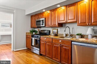 834 S East Ave in Baltimore, MD - Building Photo - Building Photo