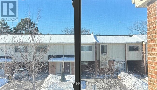 2451 Bridletowne Cir in Toronto, ON - Building Photo - Building Photo