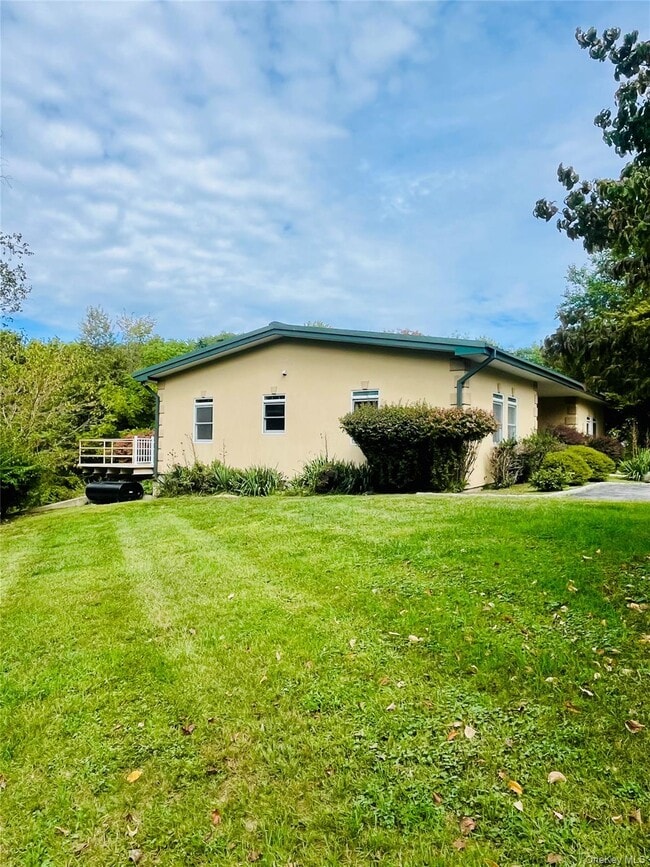 769 Bullville Rd in Montgomery, NY - Building Photo - Building Photo