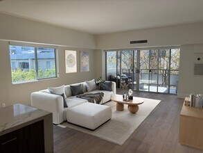 1155 N La Cienega Blvd, Unit 305 in West Hollywood, CA - Building Photo - Building Photo