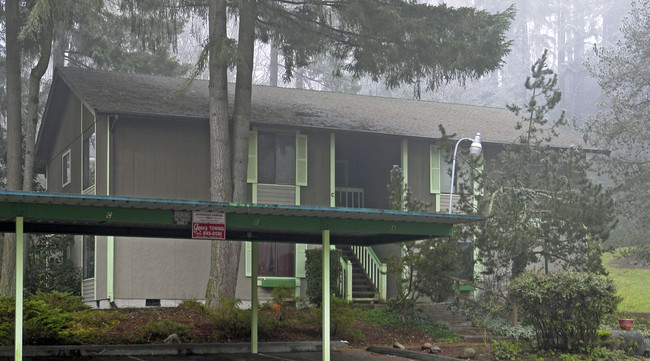 12214-12327 118th Ave Ct E in Puyallup, WA - Foto de edificio - Building Photo