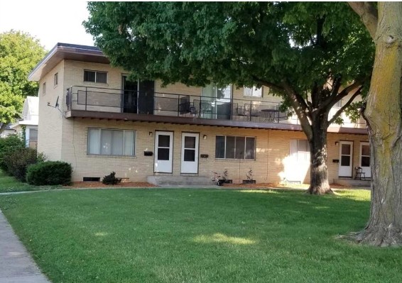 Maplewood Townhomes in Oshkosh, WI - Building Photo - Building Photo