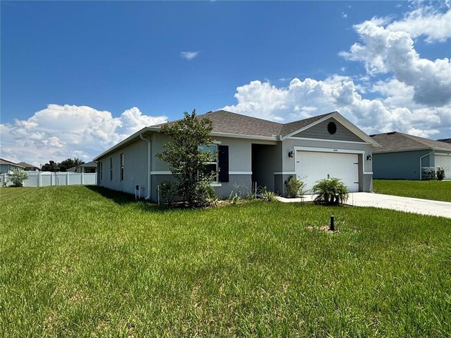 2300 Crossandra St in Mascotte, FL - Building Photo - Building Photo