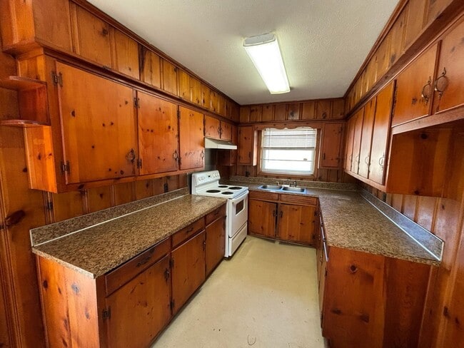 259 Oswichee Rd in Seale, AL - Building Photo - Building Photo