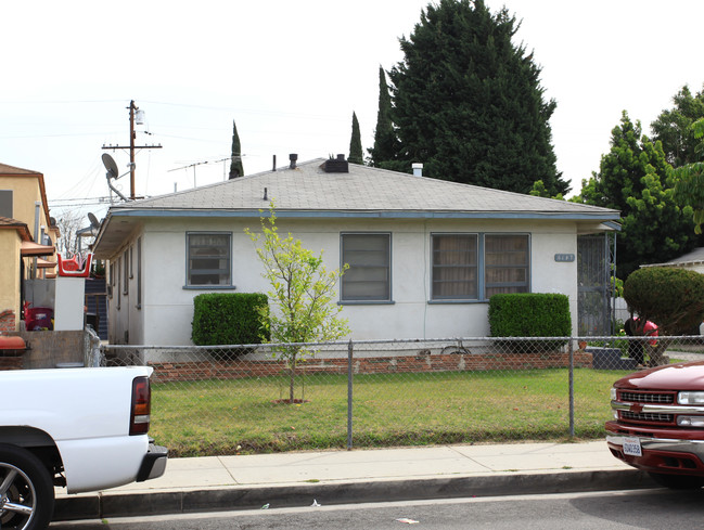 6142 Vinevale Ave in Maywood, CA - Foto de edificio - Building Photo