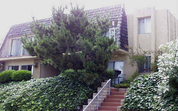 3223 Bennett Dr in Los Angeles, CA - Building Photo - Building Photo