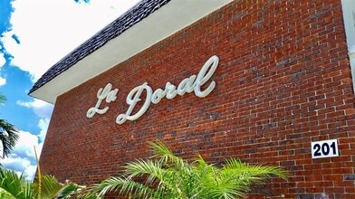 201 Inlet Way in Palm Beach Shores, FL - Building Photo - Building Photo