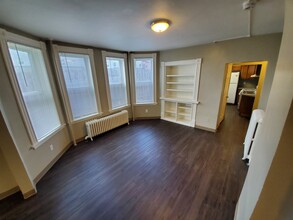 419 N 1st Ave W in Duluth, MN - Foto de edificio - Building Photo