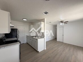 7319 Walnut Valley Dr in San Antonio, TX - Building Photo - Building Photo