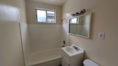 905 Daisy Ave in Long Beach, CA - Building Photo - Building Photo