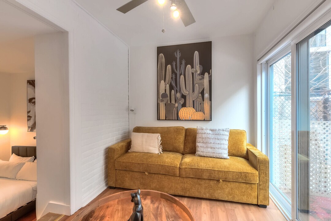 1099 Rue Anderson in Montréal, QC - Building Photo