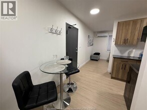 808 Ottawa St in Windsor, ON - Building Photo - Building Photo