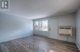 1200 Courtland Ave E in Kitchener, ON - Building Photo - Building Photo