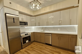 Northern Boulevard in Queens, NY - Foto de edificio - Building Photo