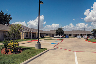 Gracemont House Apartments in Baytown, TX - Building Photo - Building Photo