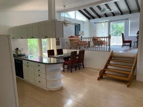 7 Hui Rd E in Lahaina, HI - Building Photo - Building Photo