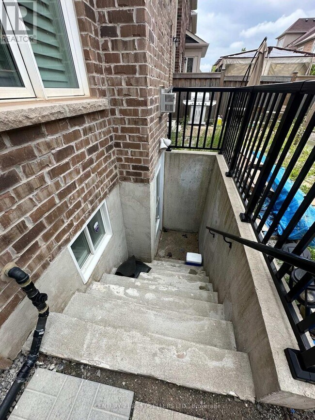 287 Sixteen Mile Dr in Oakville, ON - Building Photo - Building Photo