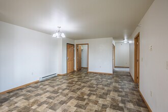 The Pines on 37th in Minot, ND - Foto de edificio - Interior Photo