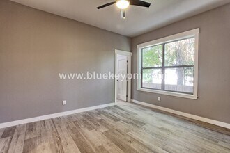 215 NE 30th Ave in Portland, OR - Building Photo - Building Photo