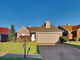 8108 Conridge Dr in Memphis, TN - Building Photo