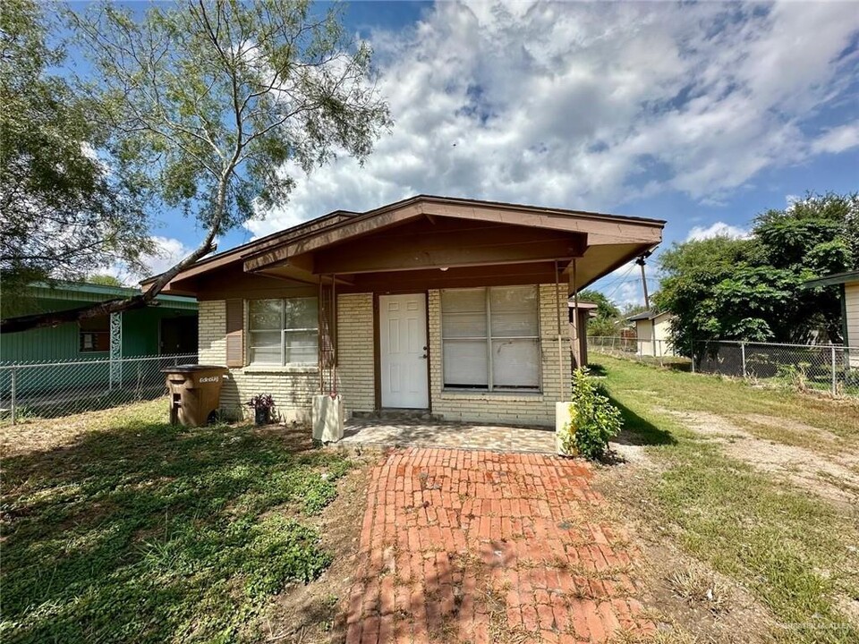 823 S 17th Ave in Edinburg, TX - Building Photo