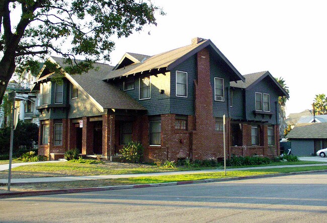 2227 W 24th St in Los Angeles, CA - Building Photo - Other