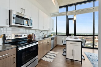 Steelhaven Birmingham in Birmingham, AL - Foto de edificio - Building Photo