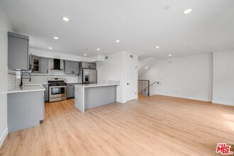 1435 S Crescent Heights Blvd in Los Angeles, CA - Building Photo - Building Photo