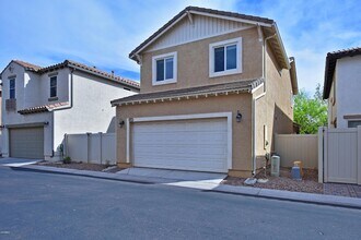 4757 E Woodside Way in Gilbert, AZ - Foto de edificio - Building Photo