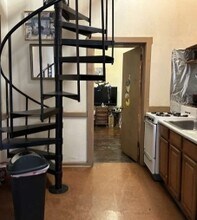 147 Church St in Lancaster, PA - Building Photo - Interior Photo