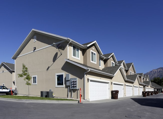 The Cove at Pleasant View in Pleasant View, UT - Foto de edificio - Building Photo