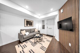 9 Niagara St, Unit SI ID1388908P in Toronto, ON - Building Photo - Building Photo