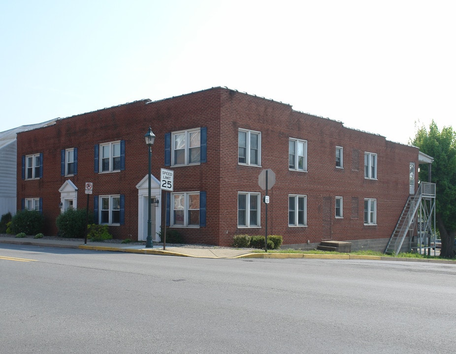 123-125 S Market St in Selinsgrove, PA - Building Photo