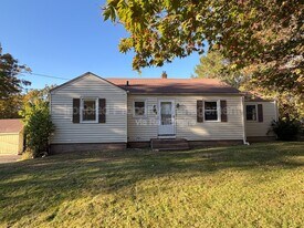 600 Wadsworth St in Middletown, CT - Building Photo