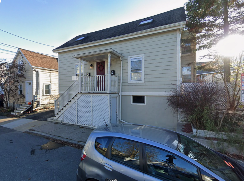 5 Clyde St, Unit 2 in Somerville, MA - Building Photo