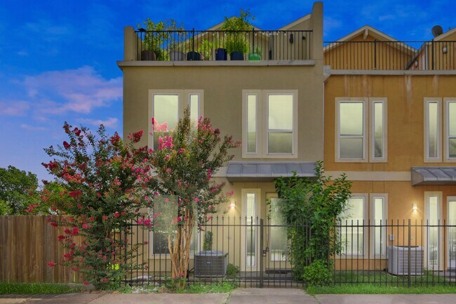 1638 Cohn St in Houston, TX - Foto de edificio - Building Photo