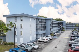 Kendale Gardens in Miami, FL - Building Photo