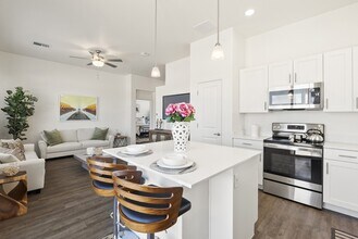 Casitas on Catalina in Tucson, AZ - Building Photo - Building Photo